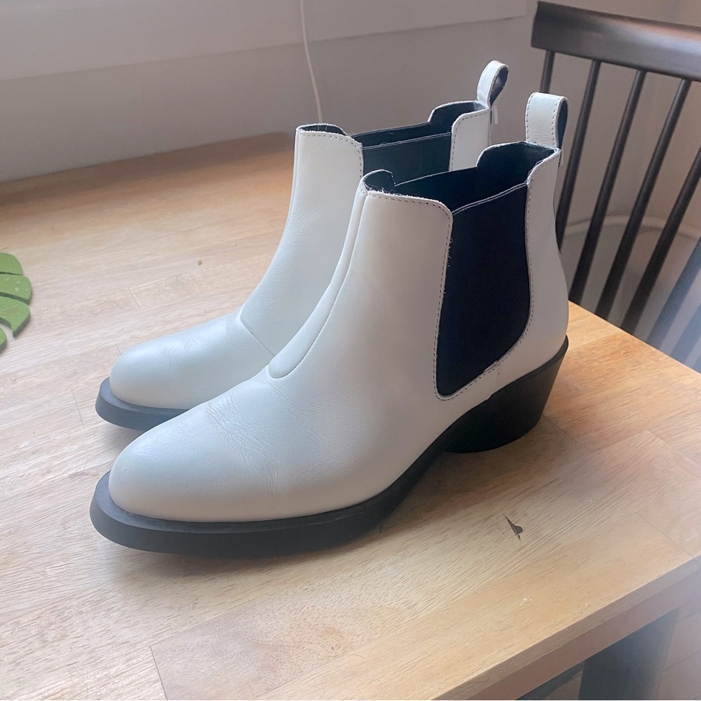 CAMPER ✨ Bonnie Chelsea Boot (white) size 39